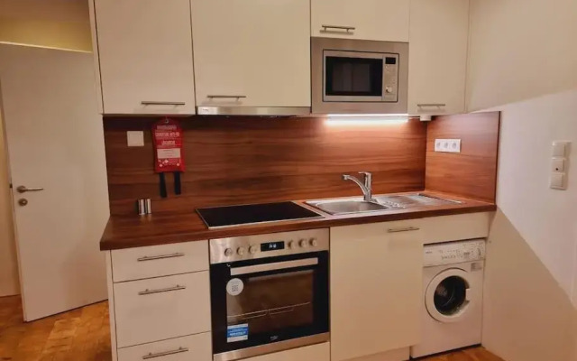 Sissi Royal Suite - Inner City 4 bedroom apartment