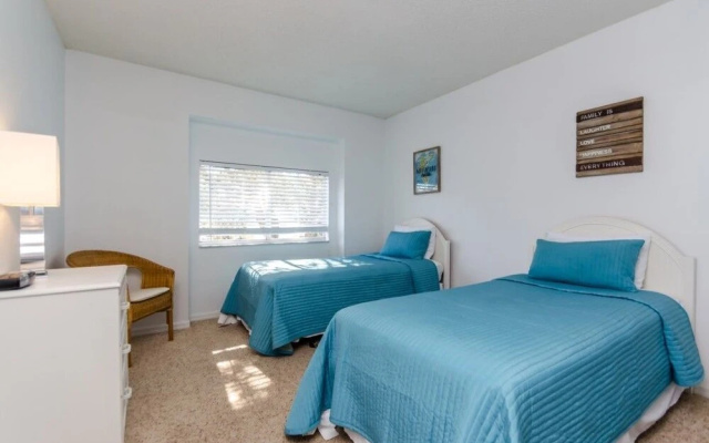 4 Bedroom Home with Pool Table