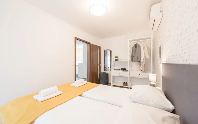 Oasis Apartments at Broadway Residence