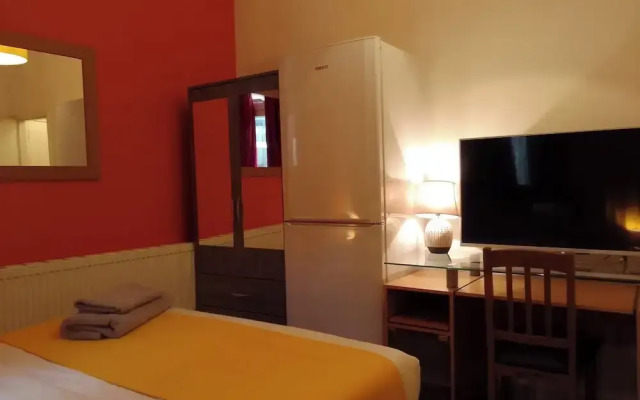 2 Bedroom -sleeps 7-pets-parking-wifi