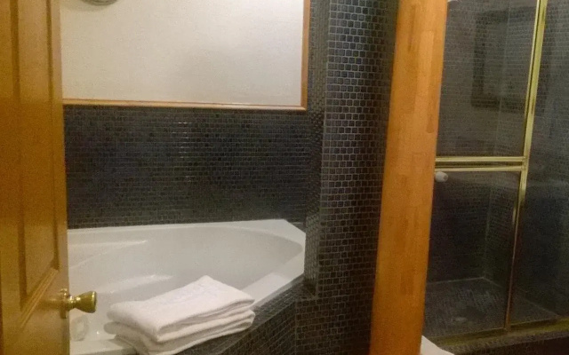 The Black Pearl Suites