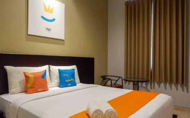 SANS Hotel Empress Simpang Lima