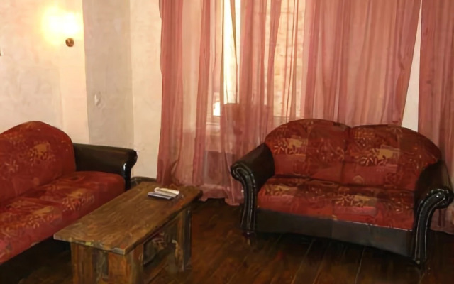 Kostelna Antique