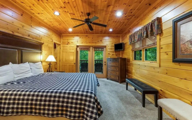 Private 8BR Gatlinburg Cabin w Amazing Views