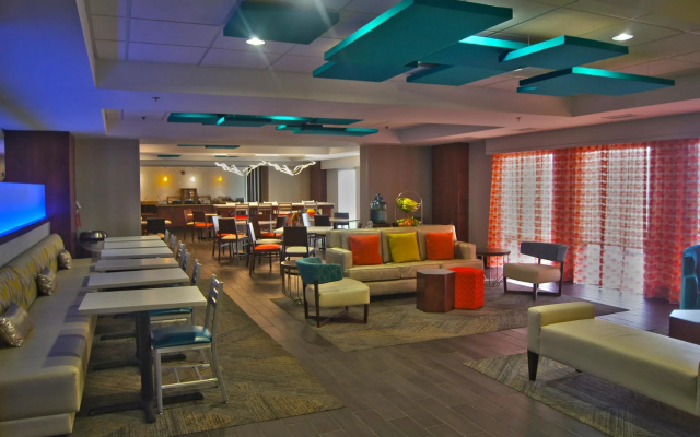 Holiday Inn Express & Suites Cincinnati Riverfront by IHG
