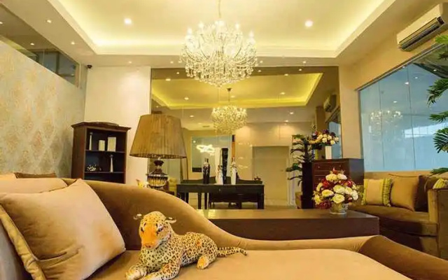 The Luxe Guesthouse
