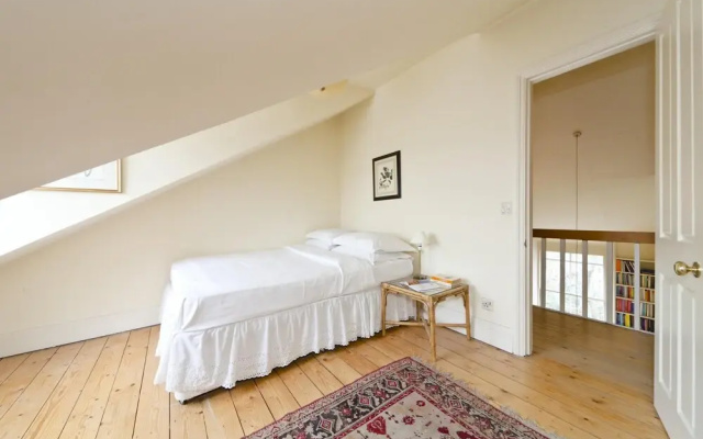 Gloucester Crescent II by Onefinestay