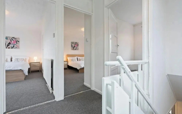 Serene Melford House in Nottingham