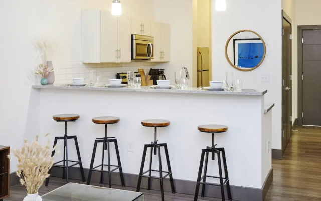 Luxury Building 3BR/2BA! Prime Downtown Mass Ave!