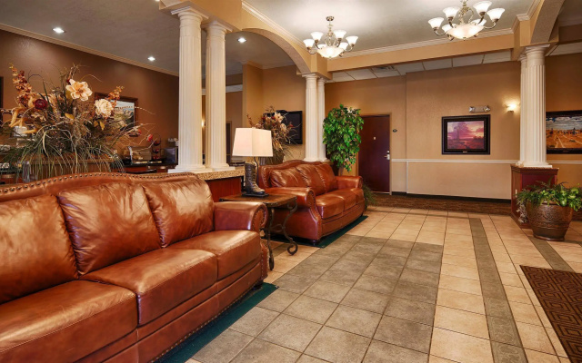 Best Western Plus Shamrock Inn & Suites
