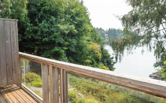 Tofino Oceanfront Hotel Suite