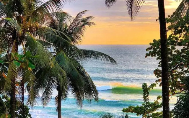 "beachfront 3br Luxe, Jacuzzi Pool On Naithon Beach"