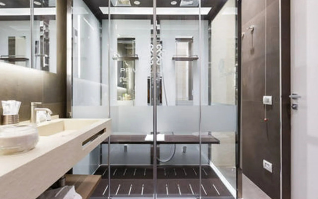 Private Luxury Suite