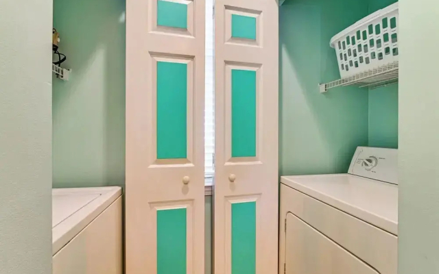 River Oaks 51-E Apartment