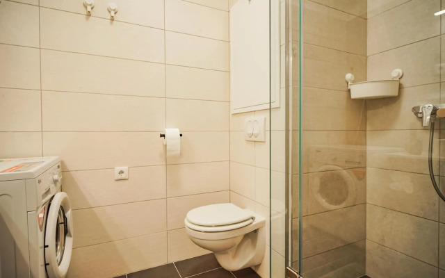 Central Apartment Budapest ~ Roof Terrace/AC/Indoor parking