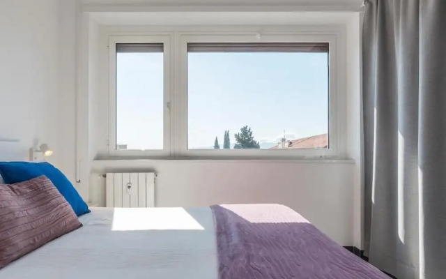 Nomentana White Apartment