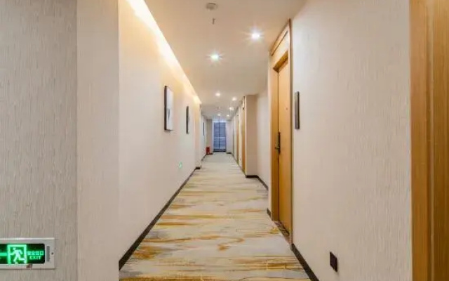 Berry Hotel Zunyi (Linda Sunshine City)