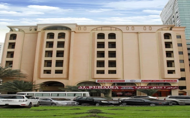 Отель Al Buhairah Hotel Apartments ОАЭ, Шарджа - отзывы, цены и фото номеров - забронировать отель Al Buhairah Hotel Apartments онлайн вид на фасад
