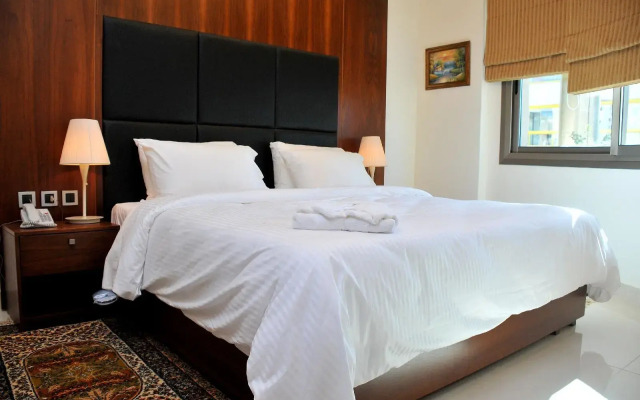 Dolphin Royal Suites