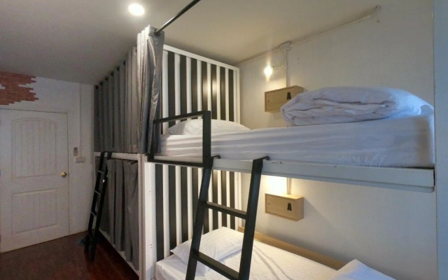 Zleepinezz Hostel