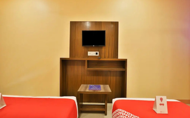 OYO 12196 Hotel Mayur Park Residency