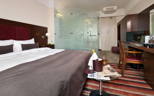 Отель Plaza Premium Grand Winston