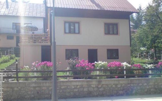Guest House Milena Vučinić in Zabljak, Montenegro from 94$, photos, reviews - zenhotels.com hotel front