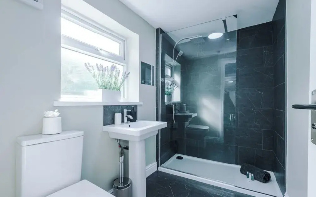 137 Watford Road