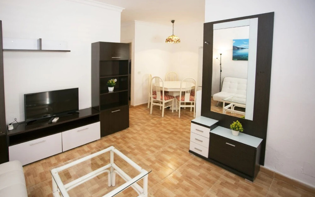 Center & White Town Apartment