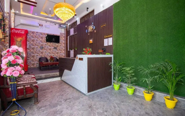 Shri Radhe Radhe Paying Guest House