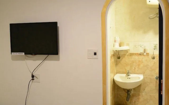 Tn Thnh Hostel