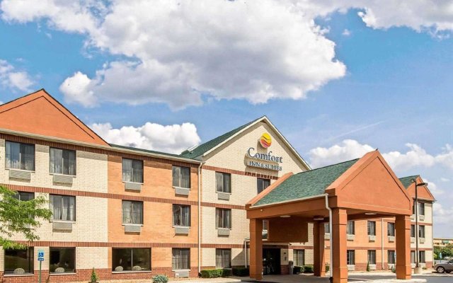Comfort Inn & Suites near Tinley Park Amphitheater in Tinley Park, United States of America from 146$, photos, reviews - zenhotels.com hotel front