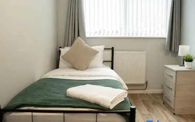 Reardon Apartment - Parking/Wifi - Warwick