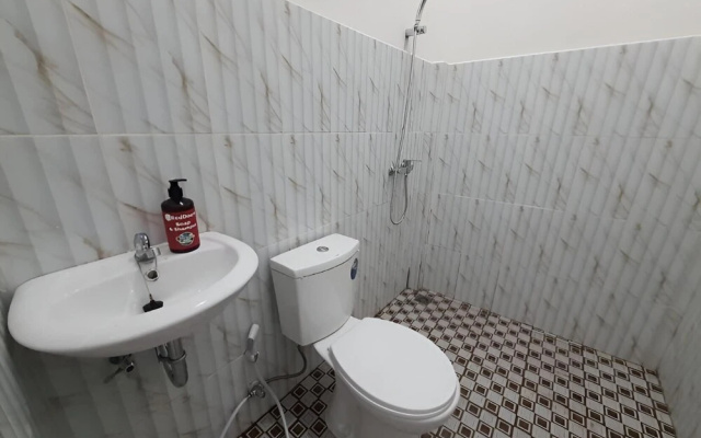 OYO 93306 Homestay Permana Supadio Airport