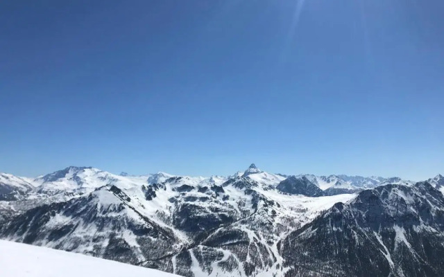 Le Chaberton, rénové en 2021, pied des pistes et spa