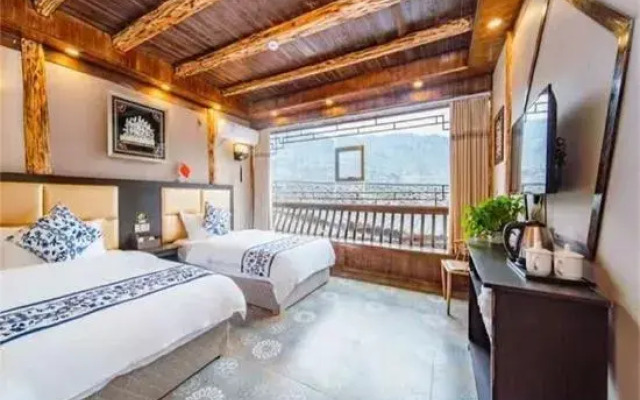 Xijiang Qianhu Miaozhai Yangwang Legend Homestay