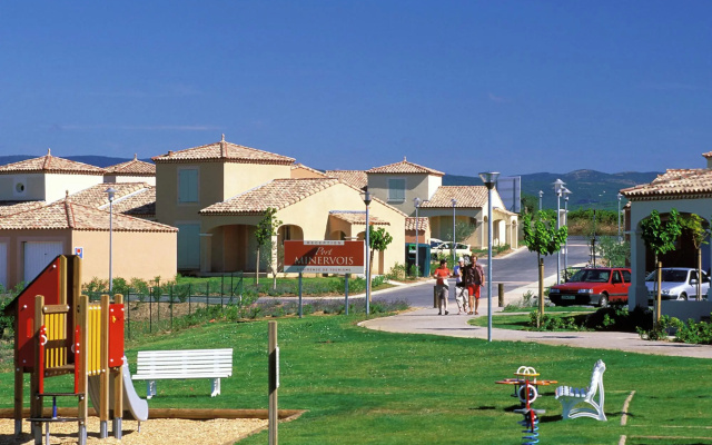 Summer Villa With Terrace or Loggia, Located in Languedoc
