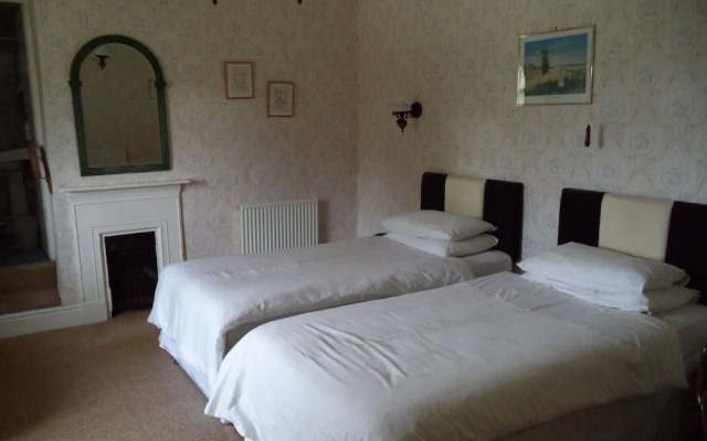 Lodgehill Hotel