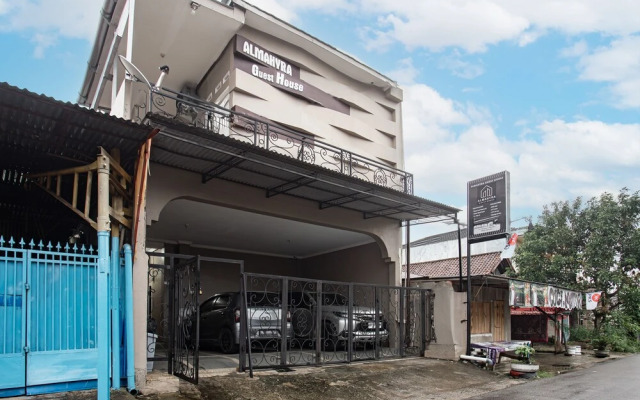 Hotel O Almahyra Guest House Syariah
