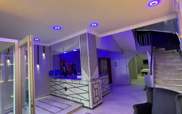 Çiçek Hotel