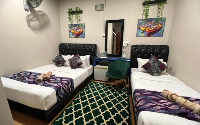 Ghazrins Garuda Hotel