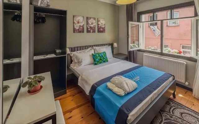 Balat Side Apart