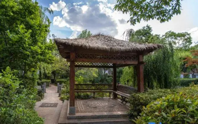 Lijiang Yunting Courtyard Homestay