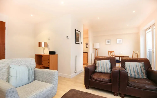 2 Bed Sleeps 3 Newcastle Quayside Views