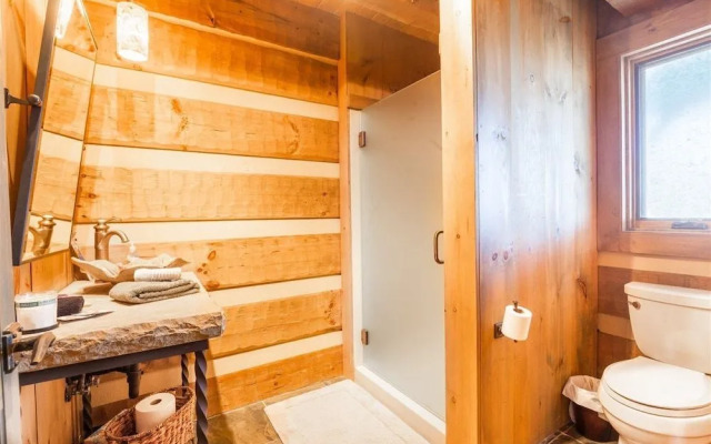 Brevard Luxury Cabin