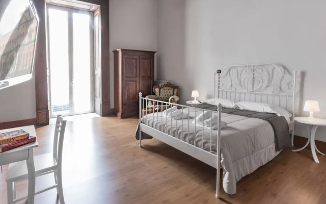 Opera Home
