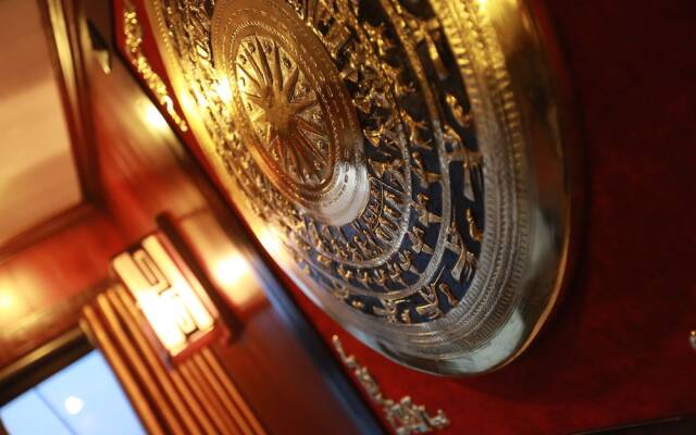 Отель V'Spirit Classic Cruises вид на фасад