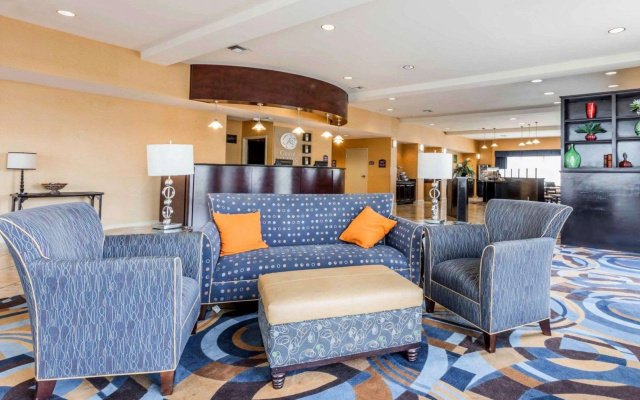 Comfort Suites  Pell CIty near Logan Martin Lake