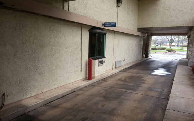 Americas Best Value Inn & Suites Monroe