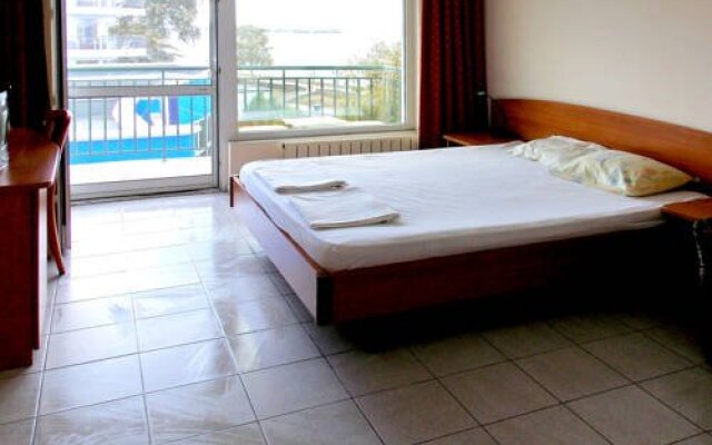 Отель Zdravnitza Sunmarina Health Resort Болгария, Поморие - отзывы, цены и фото номеров - забронировать отель Zdravnitza Sunmarina Health Resort онлайн комната для гостей